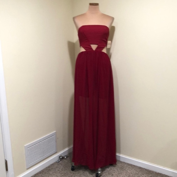 NWT Fame & Partners Formal Gown Maxi Dress Size 6 Red Cut Out Sides Strapless - Picture 2 of 9